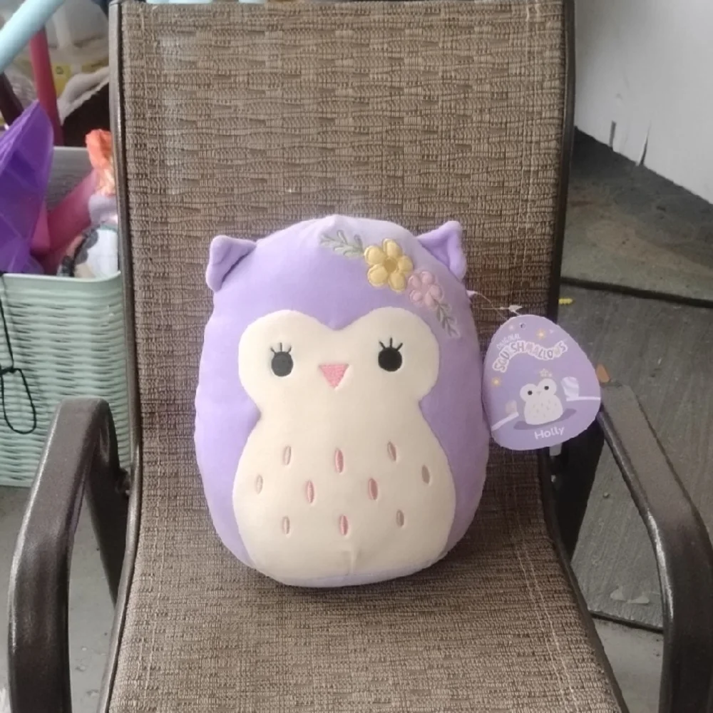 Squishmallows Lavender and Cream Holly The Owl